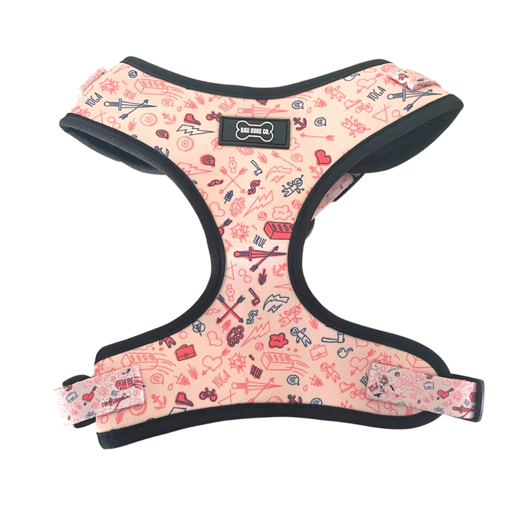 Pechera Voodoo para perro rosa estampado tattoo - frente