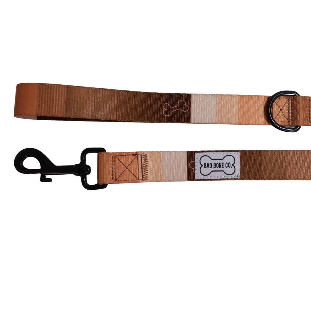 Correa Chocolate degradado café con placa Bad Bone